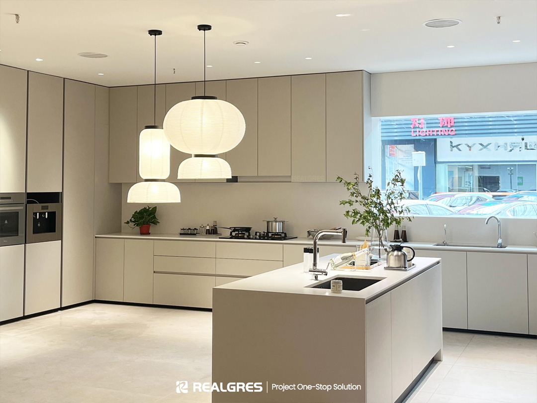 White Cabinets Quartz Countertops